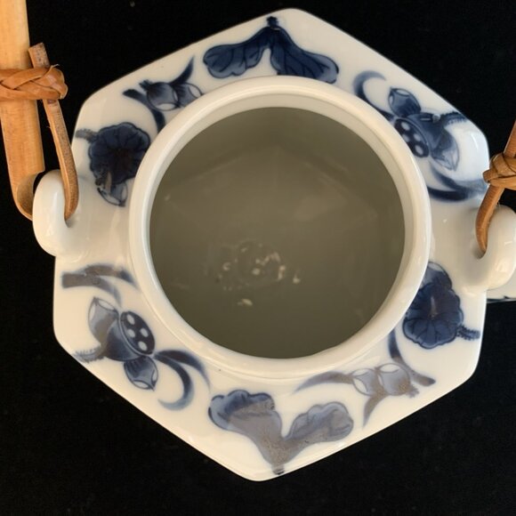 Blue White Oriental Hexagonal Lidded Teapot Bamboo Handle Butterflies Noritake - Picture 8 of 15
